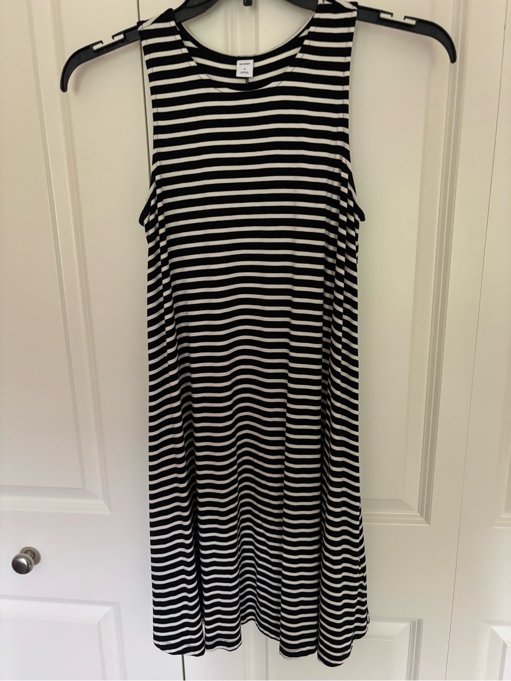 Women’s old navy black stripe tank trapeze summer dress size small. Stretchy